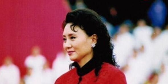 中央电视台主持人李平（中央电视台主持人李平现状）